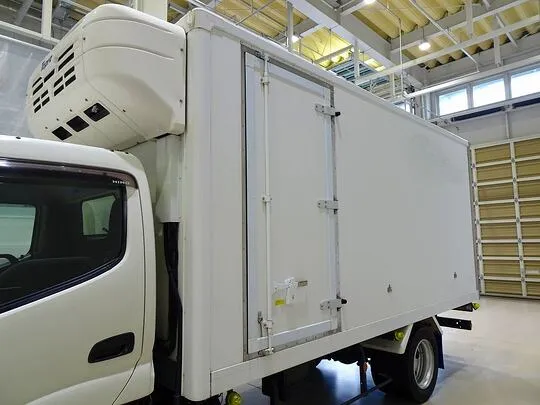 デュトロ 2.95t FJL 標準ロング 中温冷凍車