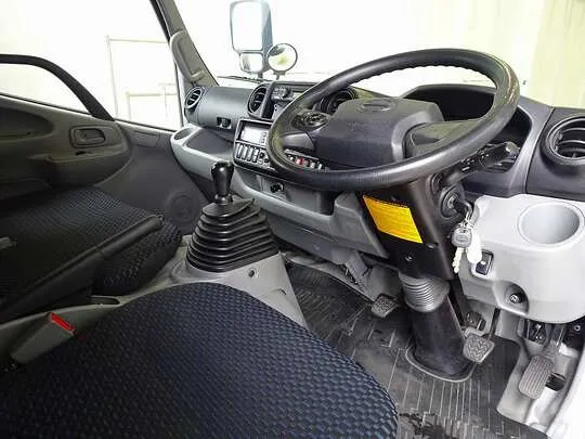 デュトロ 2.95t FJL 標準ロング 中温冷凍車