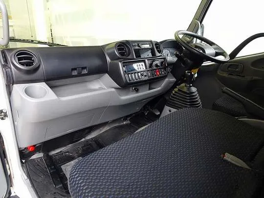 デュトロ 2.95t FJL 標準ロング 中温冷凍車