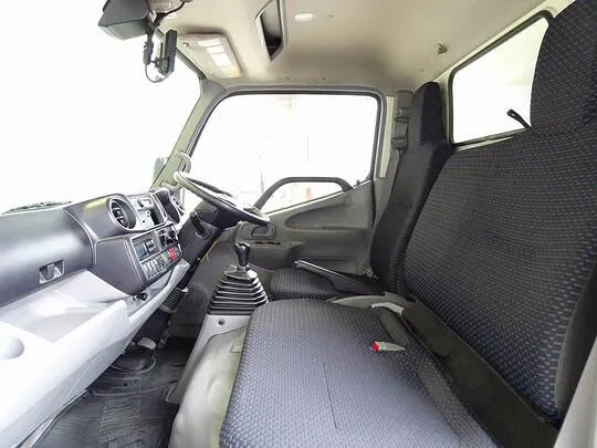 デュトロ 2.95t FJL 標準ロング 中温冷凍車