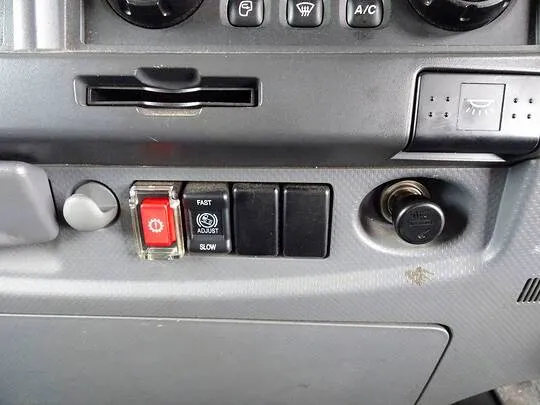 フォワード 3.75t 標準ベッドレス アルミブロック 平ボデー リアエアサス 210ps