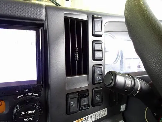 フォワード 3.75t 標準ベッドレス アルミブロック 平ボデー リアエアサス 210ps