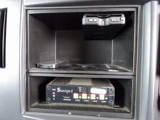 フォワード 3.75t 標準ベッドレス アルミブロック 平ボデー リアエアサス 210ps