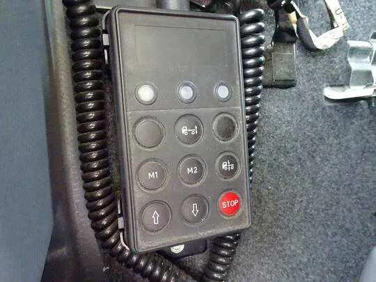 フォワード 3.75t 標準ベッドレス アルミブロック 平ボデー リアエアサス 210ps