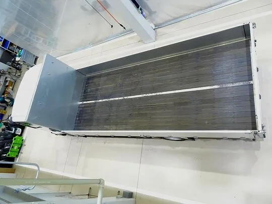 フォワード 3.75t 標準ベッドレス アルミブロック 平ボデー リアエアサス 210ps