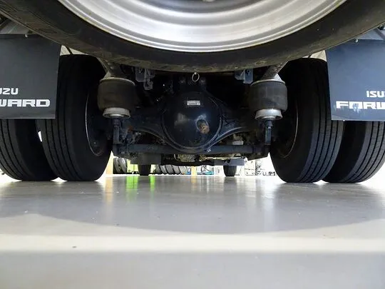 フォワード 3.75t 標準ベッドレス アルミブロック 平ボデー リアエアサス 210ps