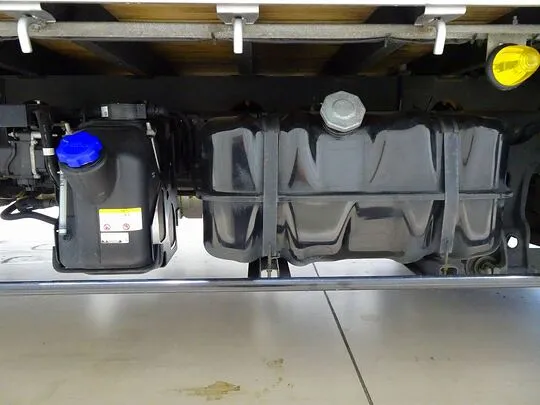 フォワード 3.75t 標準ベッドレス アルミブロック 平ボデー リアエアサス 210ps