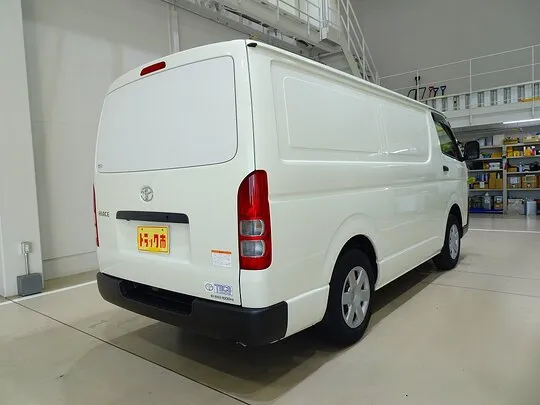 ハイエースバン DX 1t 4WD 中温冷凍車 3人乗り 4ドア