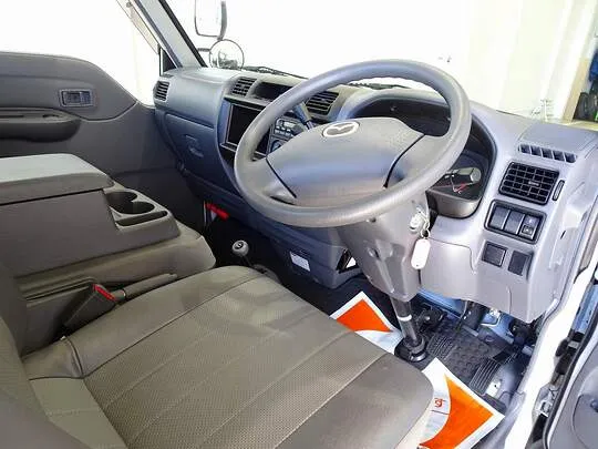 ボンゴトラック DX 1t 4ＷＤ ワイドロー Ｗタイヤ 平ボデー ガソリン