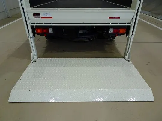 ダイナ 1.35t 4WD FJL Wタイヤ 垂直P/G付
