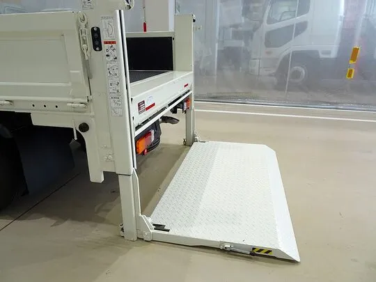 ダイナ 1.35t 4WD FJL Wタイヤ 垂直P/G付