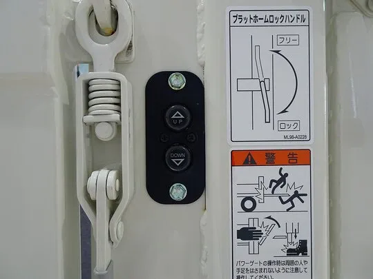 ダイナ 1.35t 4WD FJL Wタイヤ 垂直P/G付