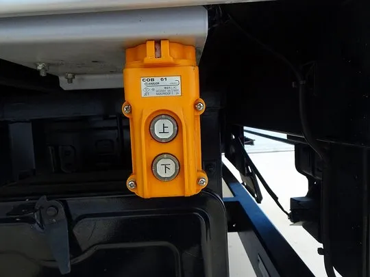 トヨエース 2t FJL 標準 アルミバン 垂直PG付