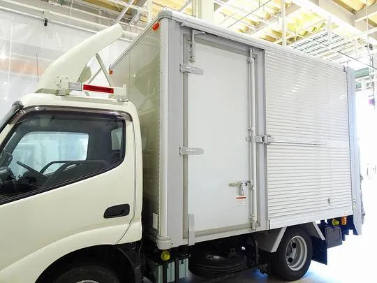 トヨエース 2t FJL 標準 アルミバン 垂直PG付