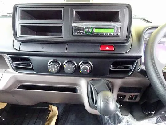 キャンター 2t 全低床 標準 Wキャブ/垂直PG付 未使用車
