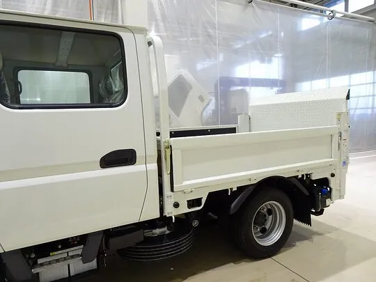 キャンター 2t 全低床 標準 Wキャブ/垂直PG付 未使用車