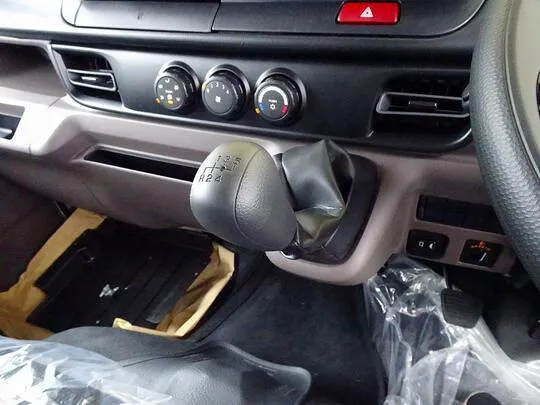 キャンター 2t 全低床 標準 Wキャブ/垂直PG付 未使用車