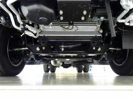 キャンター 2t 全低床 標準 Wキャブ/垂直PG付 未使用車