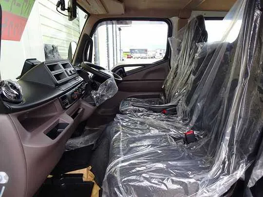 キャンター 2t 全低床 標準 Wキャブ/垂直PG付 未使用車