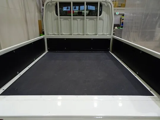 キャンター 2t 全低床 標準 Wキャブ/垂直PG付 未使用車