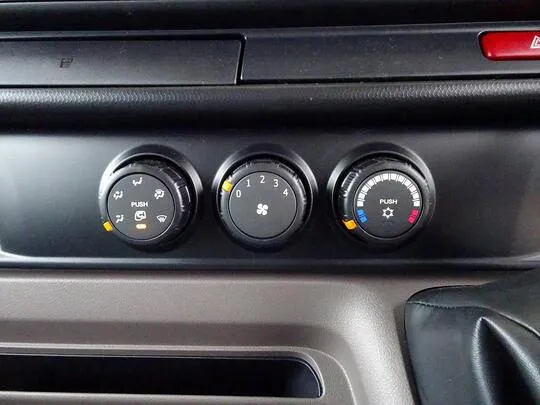 キャンター 2t 全低床 標準 Wキャブ/垂直PG付 未使用車