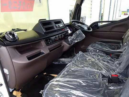 キャンター 2t 全低床 標準 Wキャブ/垂直PG付 未使用車