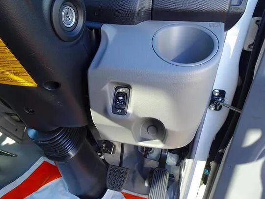 ダイナ 1.35t 4WD FJL Wタイヤ 垂直P/G付 未使用車