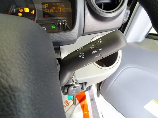 ダイナ 1.35t 4WD FJL Wタイヤ 垂直P/G付 未使用車