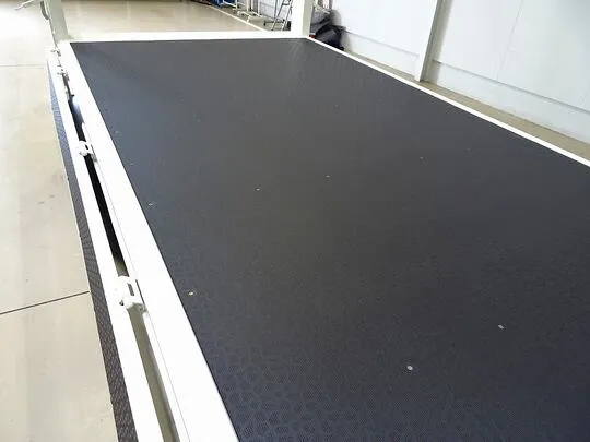 ダイナ 1.35t 4WD FJL Wタイヤ 垂直P/G付 未使用車