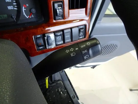 エルフ 2t FFL 標準 Wキャブ/垂直PG付 総重量5t未満