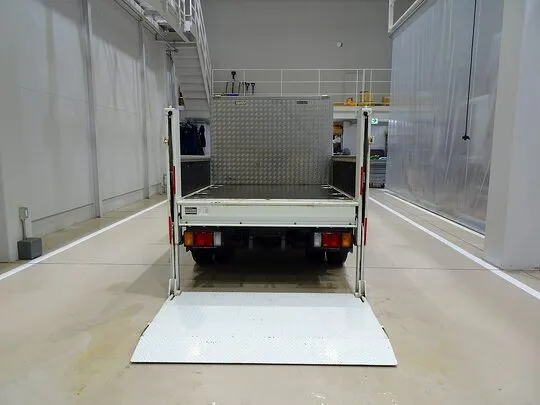 エルフ 2t FFL 標準 Wキャブ/垂直PG付 総重量5t未満