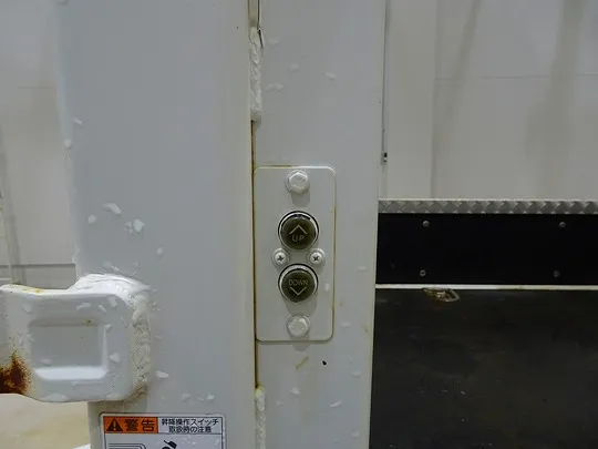 エルフ 2t FFL 標準 Wキャブ/垂直PG付 総重量5t未満