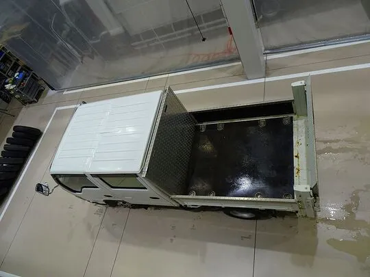 エルフ 2t FFL 標準 Wキャブ/垂直PG付 総重量5t未満