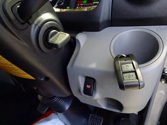 ダイナ 2t FJL 標準セミロング 平ボデー 総重量5t未満