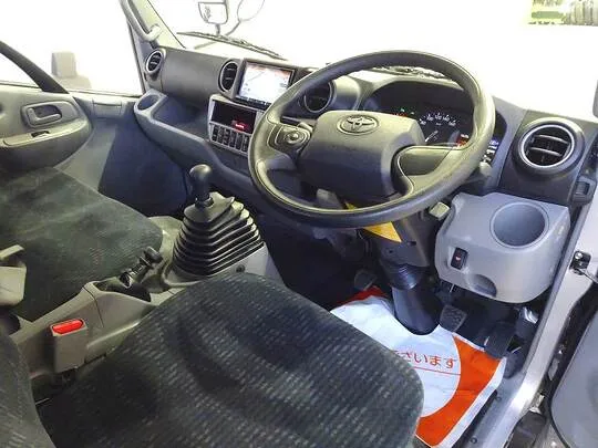 ダイナ 2t FJL 標準セミロング 平ボデー 総重量5t未満