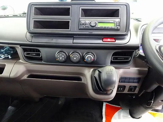 キャンター 2t 全低床 標準 Wキャブ/垂直PG付 未使用車