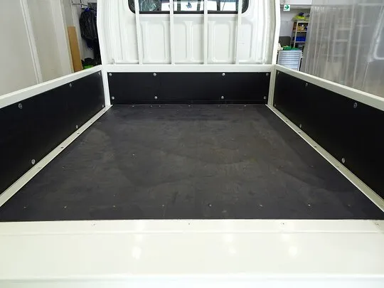 キャンター 2t 全低床 標準 Wキャブ/垂直PG付 未使用車