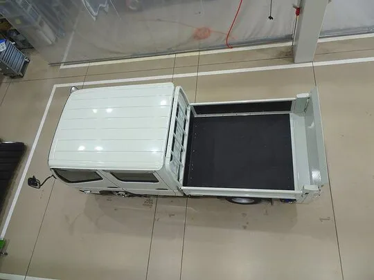 キャンター 2t 全低床 標準 Wキャブ/垂直PG付 未使用車