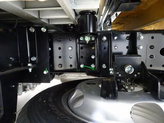 キャンター 2t 全低床 標準 Wキャブ/垂直PG付 未使用車