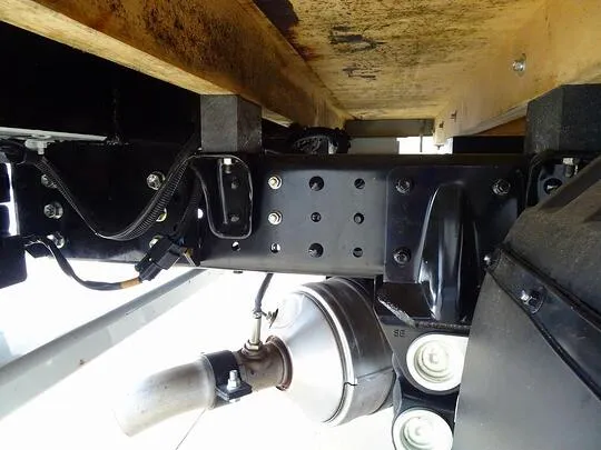 キャンター 2t 全低床 標準 Wキャブ/垂直PG付 未使用車