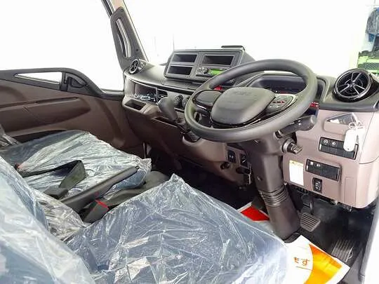 キャンター 2t 全低床 標準 Wキャブ/垂直PG付 未使用車