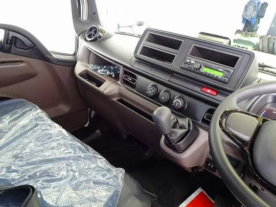 キャンター 2t 全低床 標準 Wキャブ/垂直PG付 未使用車