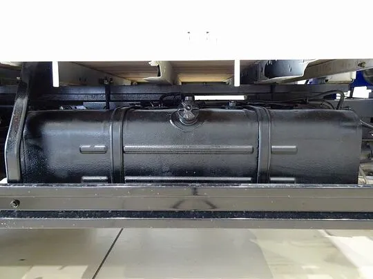 デュトロ 3t 4WD FJL 標準ロング タダノ4段クレーン付