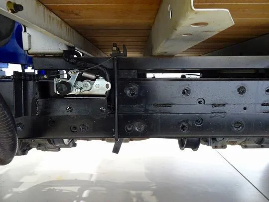 デュトロ 3t 4WD FJL 標準ロング タダノ4段クレーン付