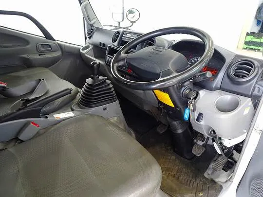 デュトロ 3t 4WD FJL 標準ロング タダノ4段クレーン付