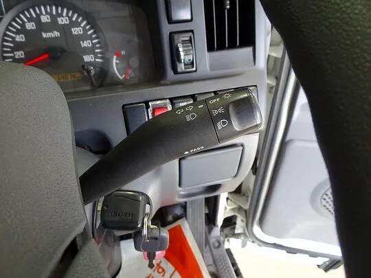 エルフ 1.5t 4WD FFL Sタイヤ 平ボデー