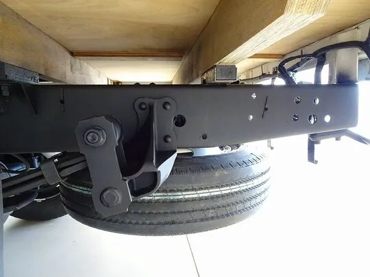 エルフ 1.5t 4WD FFL Sタイヤ 平ボデー