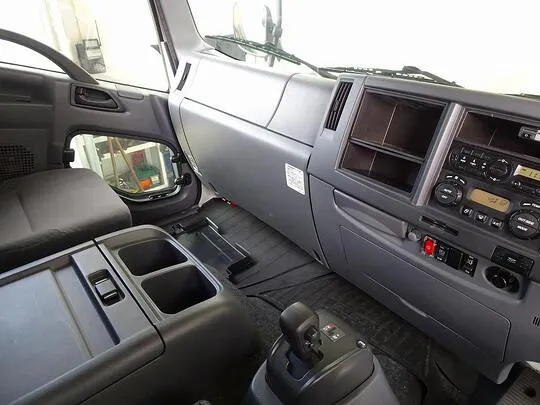 フォワード 2.7t ワイドベッド付 アルミウイング リアエアサス 210ps