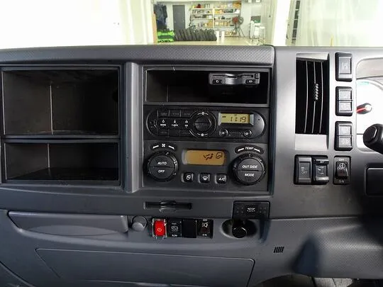 フォワード 2.7t ワイドベッド付 アルミウイング リアエアサス 210ps