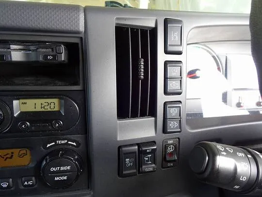 フォワード 2.7t ワイドベッド付 アルミウイング リアエアサス 210ps